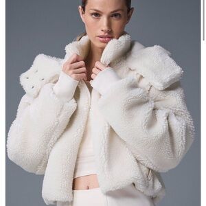 Alo Yoga Foxy Sherpa Jacket, ivory